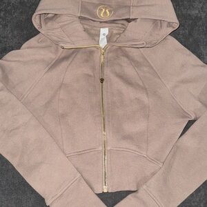 NWOT Lululemon Scuba Cropped Hoodie